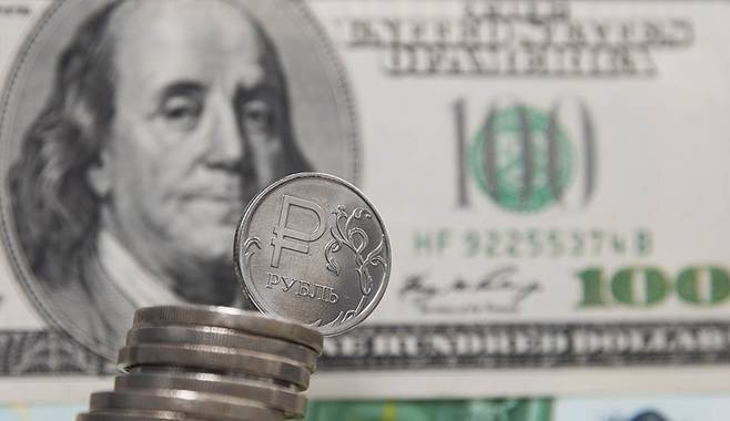 К концу года курс доллара в России может увеличиться